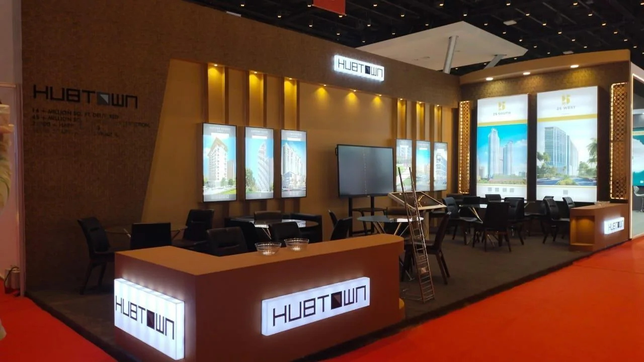 HUBTOWN exhibition display